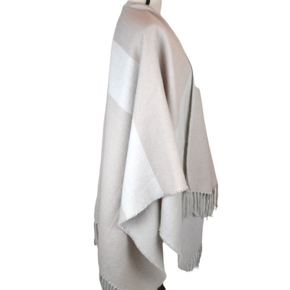 SOIA & KYO Soft Acrylic Wrap Poncho Shawl, Color Block Blush & Cream - One Size - Picture 3 of 11